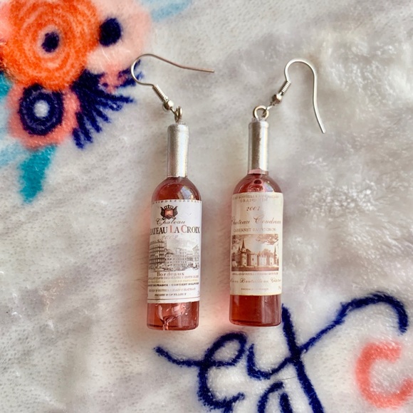 Jewelry - 🍷 Wine Bottle Earrings 🍷